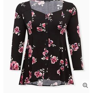 NWT flare floral top 4 torrid